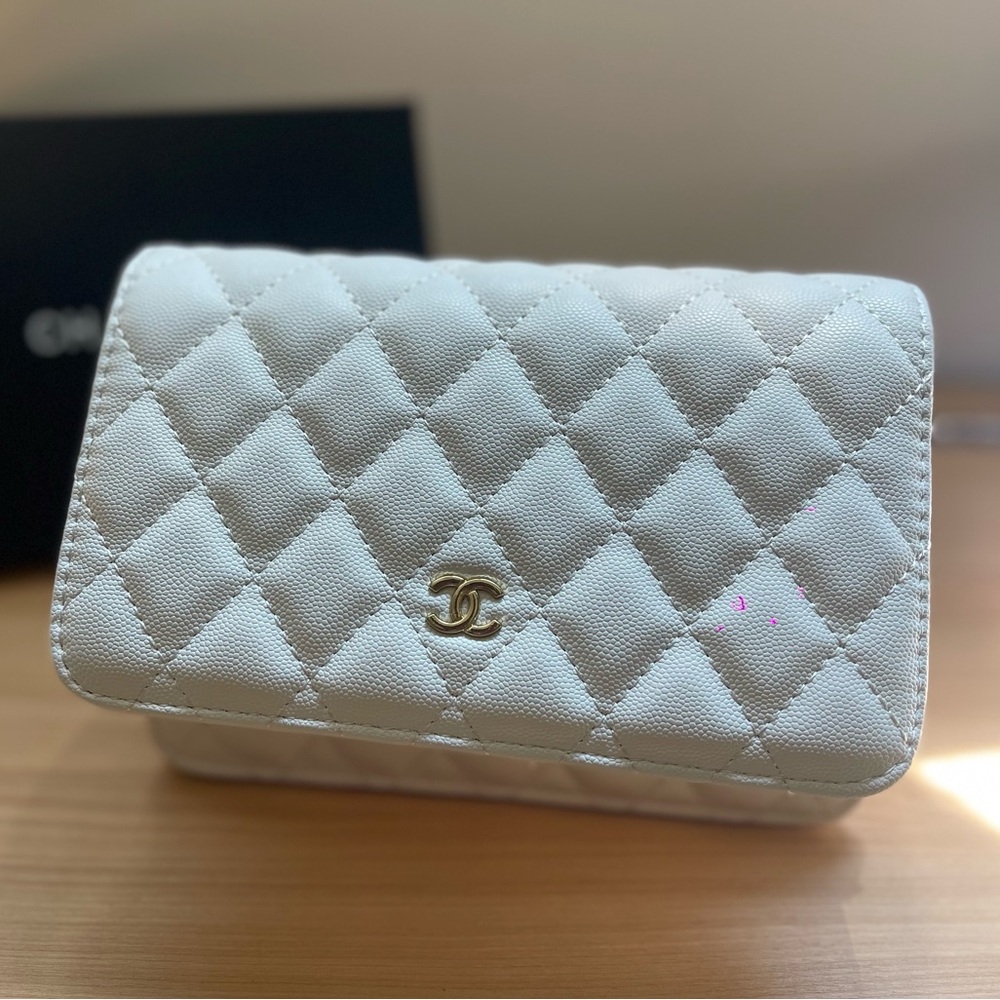 CHANEL Flap Bag Quilted/White